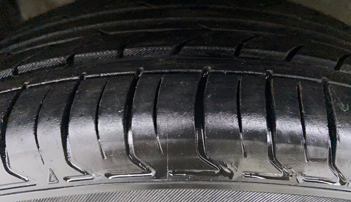 2015 Hyundai Creta 1.6 SX CRDI, Diesel, Manual, 99,391 km, Left Front Tyre Tread