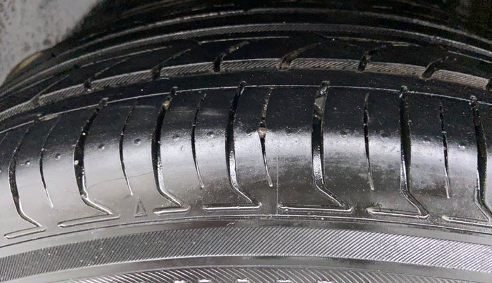 2015 Hyundai Creta 1.6 SX CRDI, Diesel, Manual, 99,391 km, Left Rear Tyre Tread