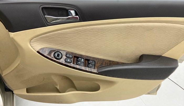 2012 Hyundai Verna FLUIDIC 1.6 EX VTVT, Petrol, Manual, 96,205 km, Driver Side Door Panels Control
