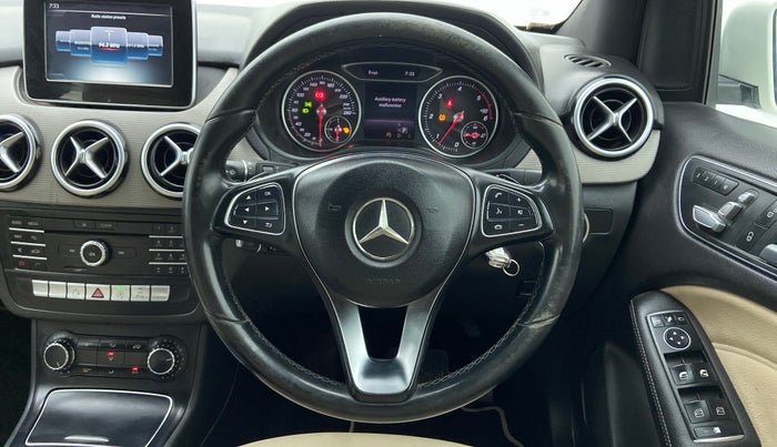 2015 Mercedes Benz B Class B200 CDI SPORT, Diesel, Automatic, 82,401 km, Steering Wheel Close Up