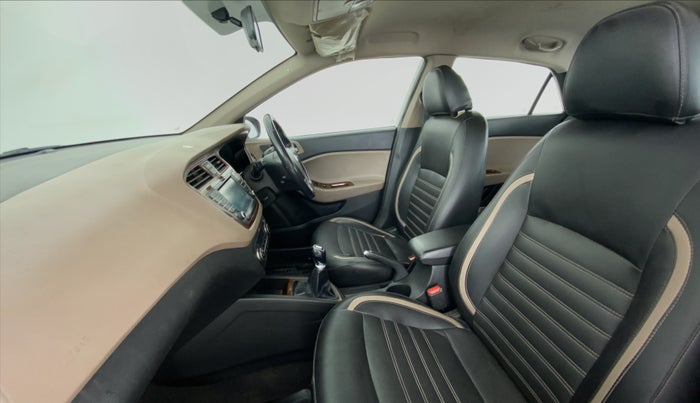 2015 Hyundai Elite i20 ASTA 1.2 (O), Petrol, Manual, 44,436 km, Right Side Front Door Cabin