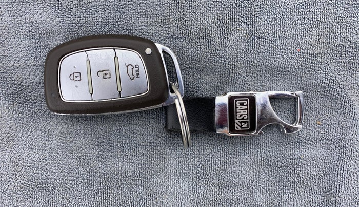 2015 Hyundai Elite i20 ASTA 1.2 (O), Petrol, Manual, 44,436 km, Key Close Up