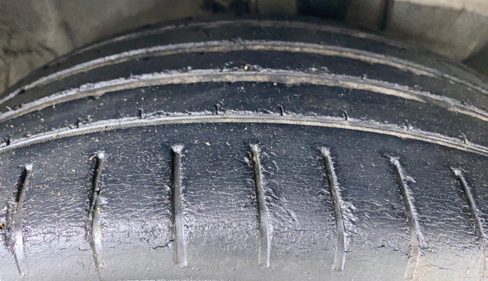 2015 Hyundai Elite i20 ASTA 1.2 (O), Petrol, Manual, 44,436 km, Right Front Tyre Tread