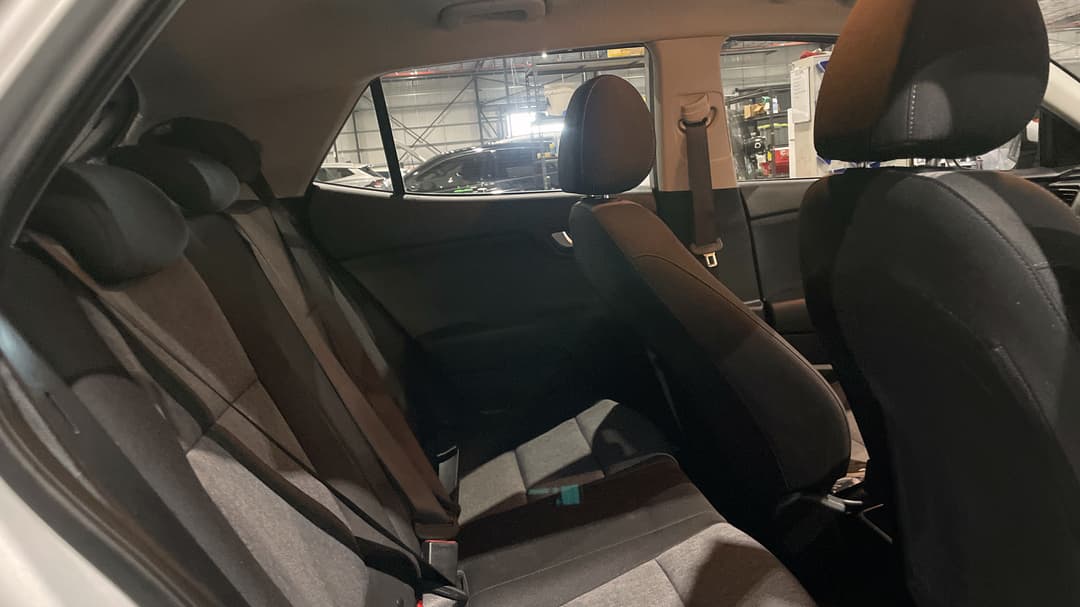 2022 Kia Stonic S, Automatic, 35141 km, Right Side Rear Door Cabin View