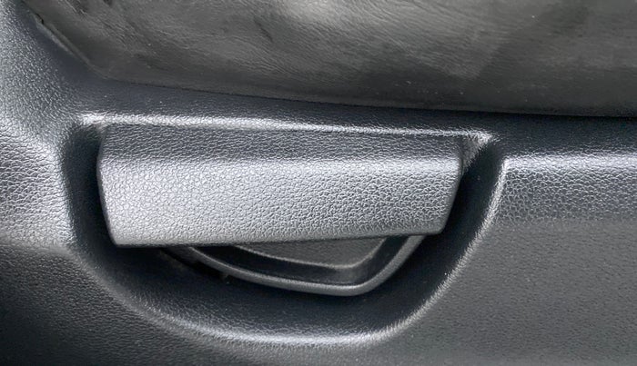 2020 Hyundai NEW SANTRO 1.1 SPORTZ MT CNG, CNG, Manual, 47,887 km, Driver Side Adjustment Panel