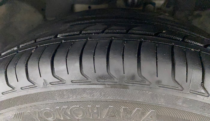 2018 Ford Ecosport TITANIUM 1.5L DIESEL, Diesel, Manual, 1,05,617 km, Left Front Tyre Tread