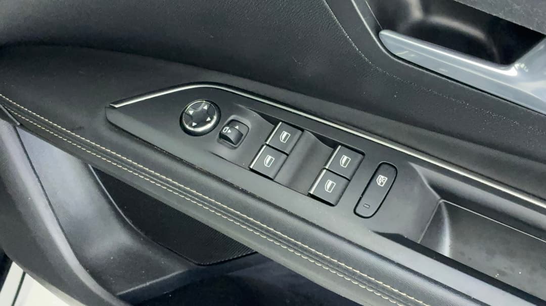 2021 Peugeot 3008 Gt Sport 1.6 Thp, Automatic, 63316 km, Drivers Side Door Panel Controls