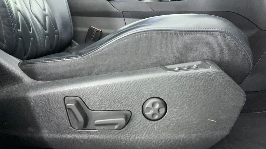 2021 Peugeot 3008 Gt Sport 1.6 Thp, Automatic, 63316 km, Drivers Side Adjustment Panel