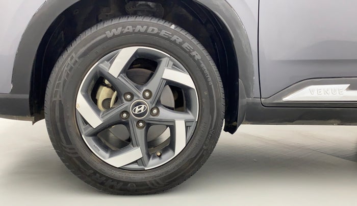 2019 Hyundai VENUE SX(O) CRDi, Diesel, Manual, 52,800 km, Left Front Wheel