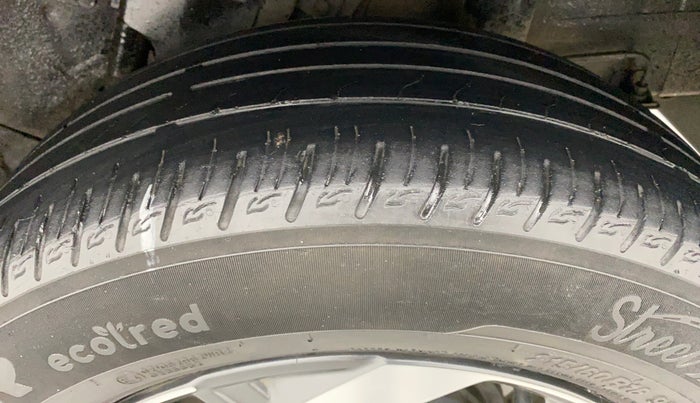 2019 Hyundai VENUE SX(O) CRDi, Diesel, Manual, 52,800 km, Left Rear Tyre Tread