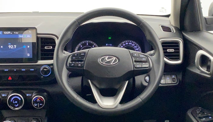 2019 Hyundai VENUE SX(O) CRDi, Diesel, Manual, 52,800 km, Steering Wheel Close Up