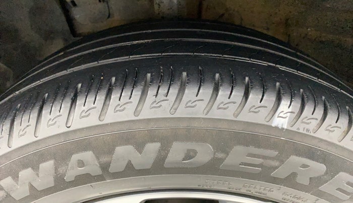 2019 Hyundai VENUE SX(O) CRDi, Diesel, Manual, 52,800 km, Left Front Tyre Tread