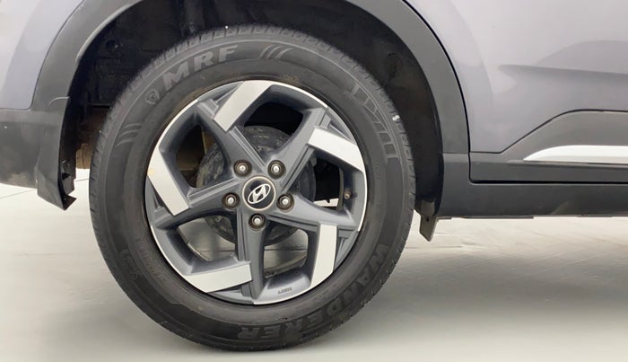 2019 Hyundai VENUE SX(O) CRDi, Diesel, Manual, 52,800 km, Right Rear Wheel