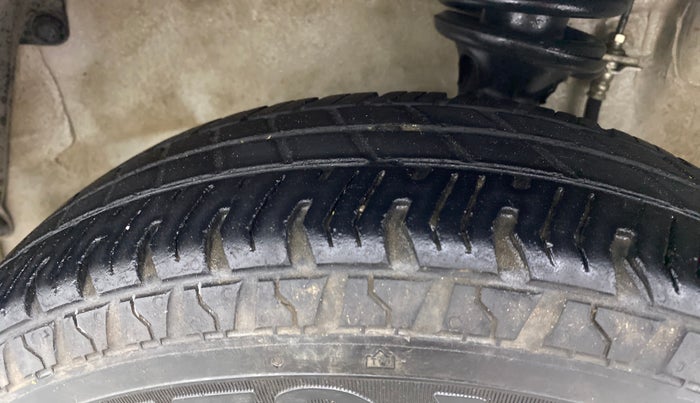 2019 Maruti Alto 800 LXI, Petrol, Manual, 24,461 km, Left Front Tyre Tread