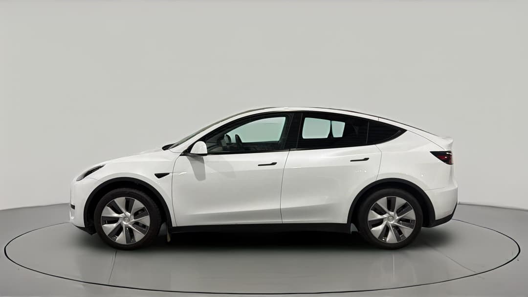 2024 Tesla Model Y Rear-wheel Drive, Automatic, 16754 km, Left Side View