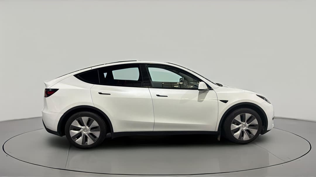2024 Tesla Model Y Rear-wheel Drive, Automatic, 16754 km, Right Side View