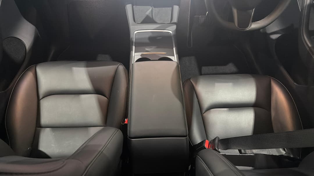 2024 Tesla Model Y Rear-wheel Drive, Automatic, 16754 km, Center Console