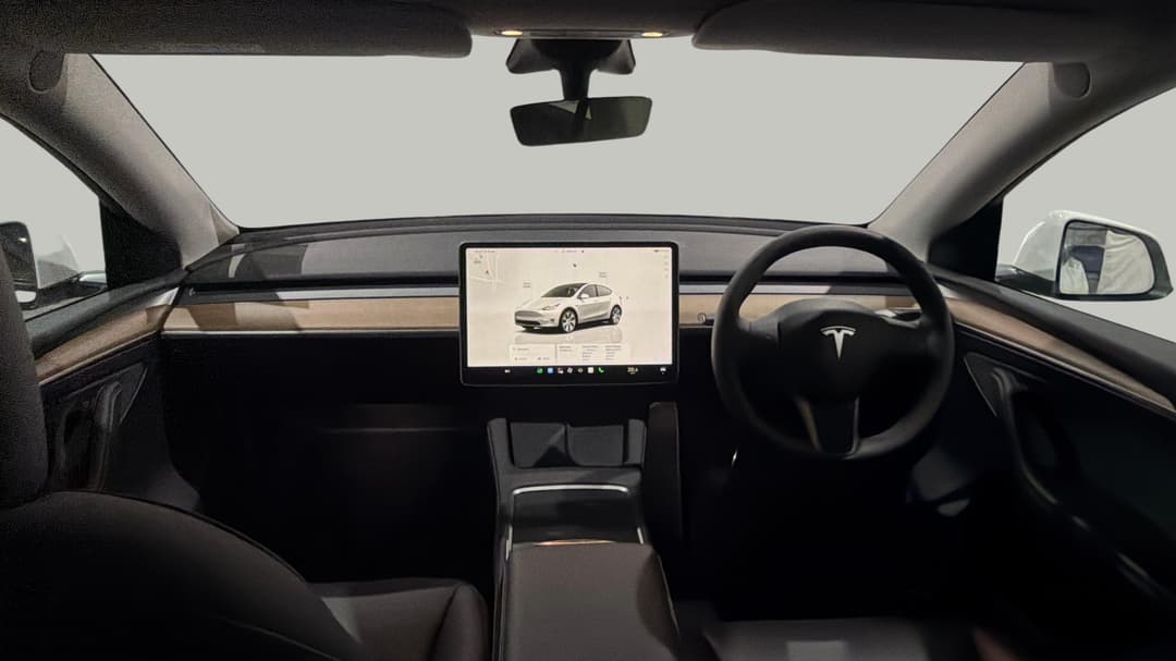 2024 Tesla Model Y Rear-wheel Drive, Automatic, 16754 km, Dashboard View