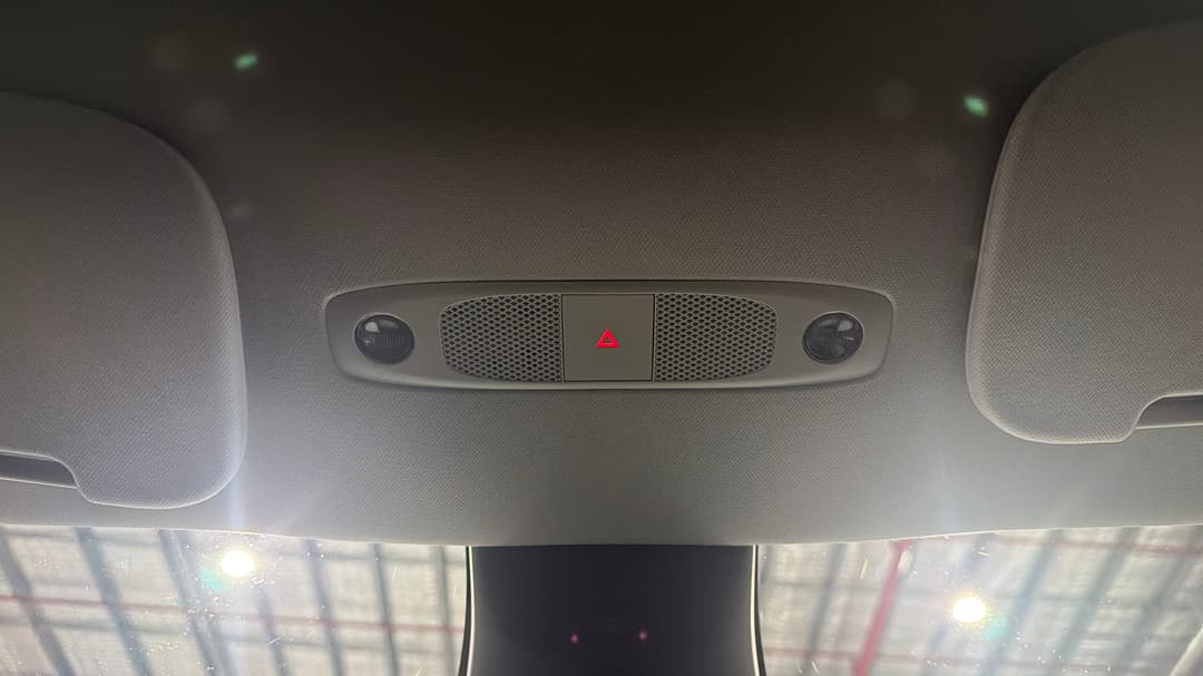2024 Tesla Model Y Rear-wheel Drive, Automatic, 16754 km, On-Roof Controls/Sunglass holder