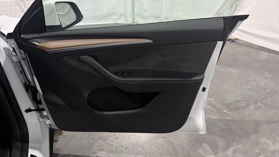 2024 Tesla Model Y Rear-wheel Drive, Automatic, 16754 km, Speaker View