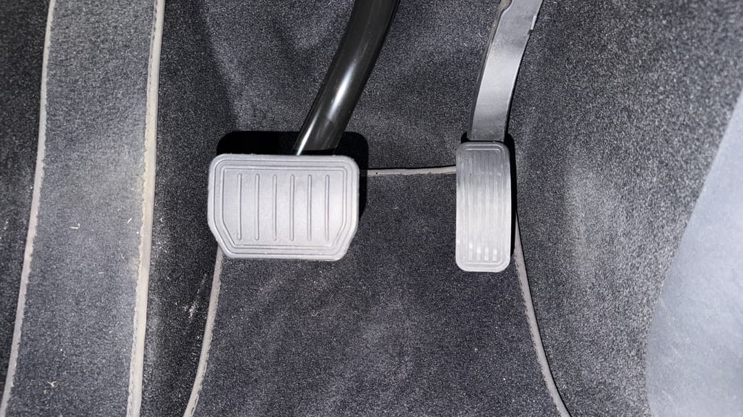 2024 Tesla Model Y Rear-wheel Drive, Automatic, 16754 km, Pedals and Footmat