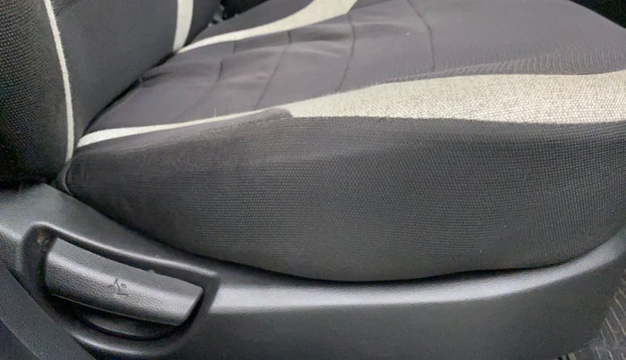 2017 Hyundai Grand i10 SPORTZ 1.2 KAPPA VTVT, Petrol, Manual, 17,332 km, Driver Side Adjustment Panel