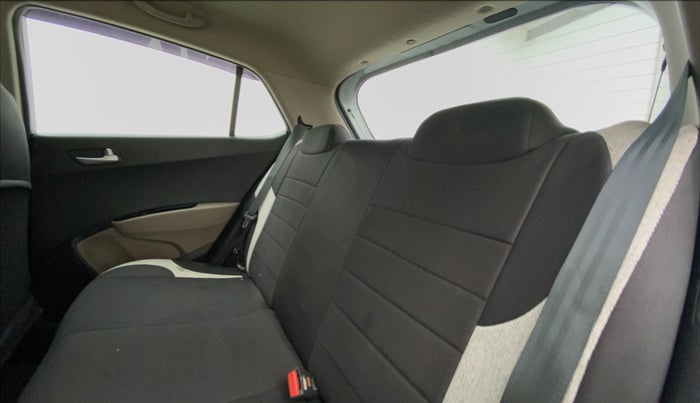 2017 Hyundai Grand i10 SPORTZ 1.2 KAPPA VTVT, Petrol, Manual, 17,332 km, Right Side Rear Door Cabin