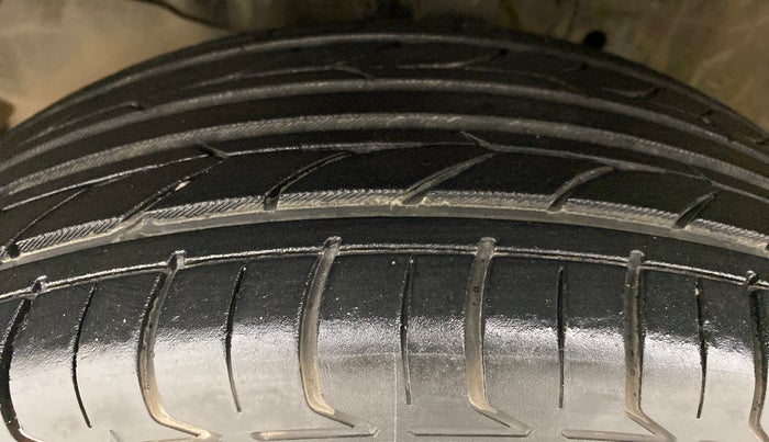 2017 Honda Jazz 1.2 SV MT, Petrol, Manual, 34,981 km, Left Front Tyre Tread