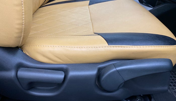 2017 Honda Jazz 1.2 SV MT, Petrol, Manual, 34,981 km, Driver Side Adjustment Panel