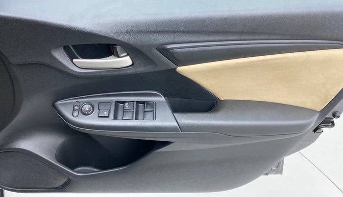 2017 Honda Jazz 1.2 SV MT, Petrol, Manual, 34,981 km, Driver Side Door Panels Control