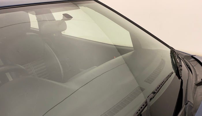 2016 Maruti Baleno DELTA PETROL 1.2, Petrol, Manual, 83,653 km, Front windshield - Minor spot on windshield