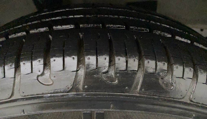 2015 Hyundai Grand i10 SPORTZ 1.2 KAPPA VTVT, Petrol, Manual, 12,530 km, Left Front Tyre Tread