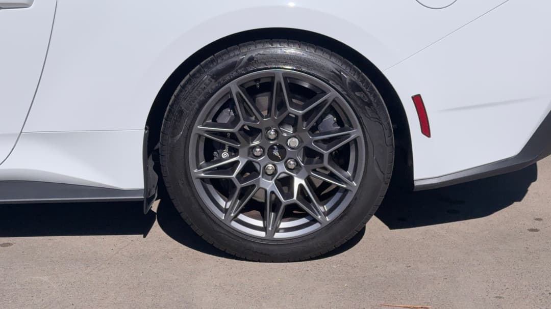 2024 Ford Mustang Gt 5.0 V8, Automatic, 5559 km, Left Rear Wheel