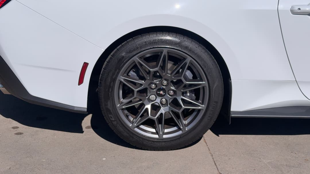 2024 Ford Mustang Gt 5.0 V8, Automatic, 5559 km, Right Rear Wheel