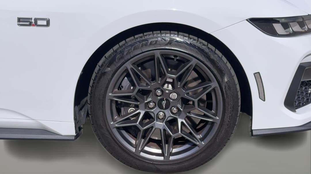 2024 Ford Mustang Gt 5.0 V8, Automatic, 5559 km, Right Front Wheel
