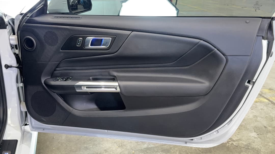 2024 Ford Mustang Gt 5.0 V8, Automatic, 5559 km, Speaker View