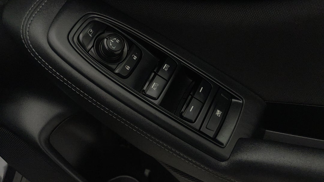 2023 Subaru Forester 2.5i (awd), Automatic, 48229 km, Drivers Side Door Panel Controls