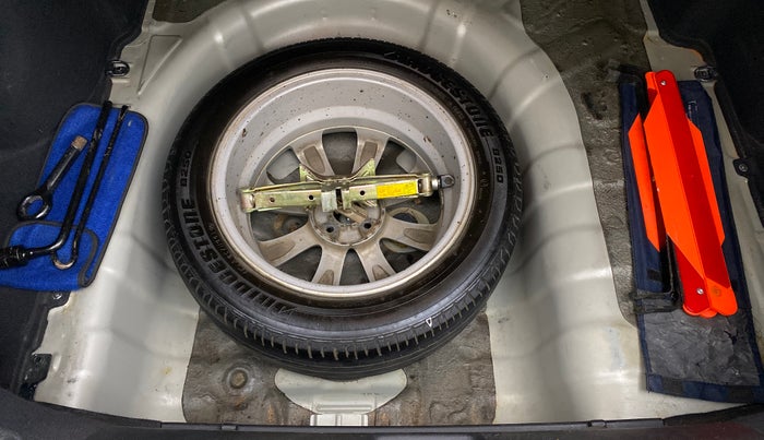 2011 Hyundai Verna FLUIDIC 1.6 SX VTVT OPT, Petrol, Manual, 78,381 km, Spare Tyre