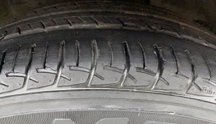 2010 Honda City V MT PETROL, Petrol, Manual, 50,652 km, Right Front Tyre Tread