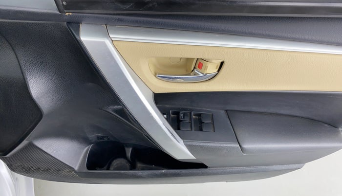 2017 Toyota Corolla Altis GL, Petrol, Manual, 59,767 km, Driver Side Door Panels Control