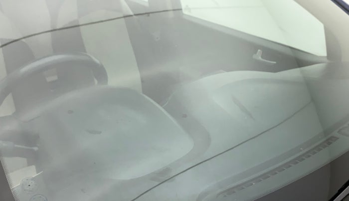 2016 Hyundai Grand i10 ASTA (O) 1.2 KAPPA VTVT, CNG, Manual, 70,727 km, Front windshield - Minor spot on windshield