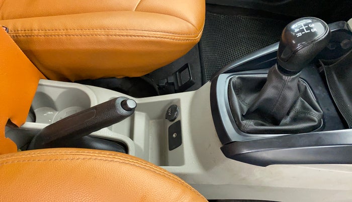 2017 Ford Ecosport 1.5 AMBIENTE TDCI, Diesel, Manual, 73,718 km, Gear Lever