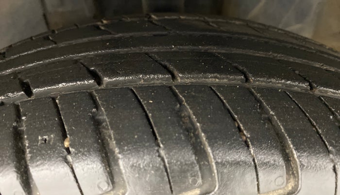 2016 Datsun Redi Go T (O), Petrol, Manual, 54,712 km, Left Front Tyre Tread