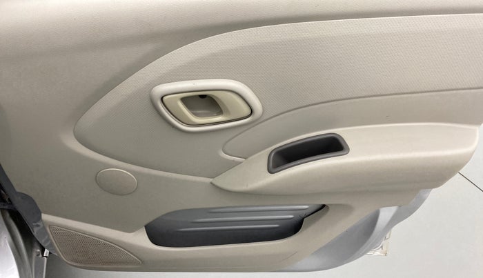 2016 Datsun Redi Go T (O), Petrol, Manual, 54,712 km, Driver Side Door Panels Control