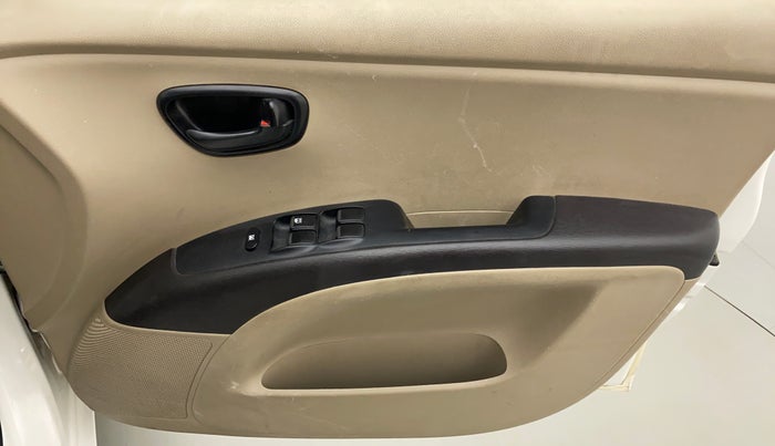 2015 Hyundai i10 MAGNA 1.1, Petrol, Manual, 35,215 km, Driver Side Door Panels Control