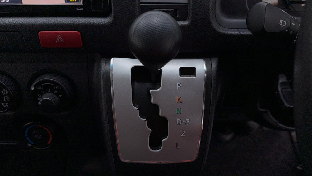 2018 Toyota Hiace Lwb, Automatic, 122660 km, Gear Lever 