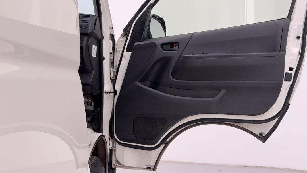 2018 Toyota Hiace Lwb, Automatic, 122660 km, Speaker View