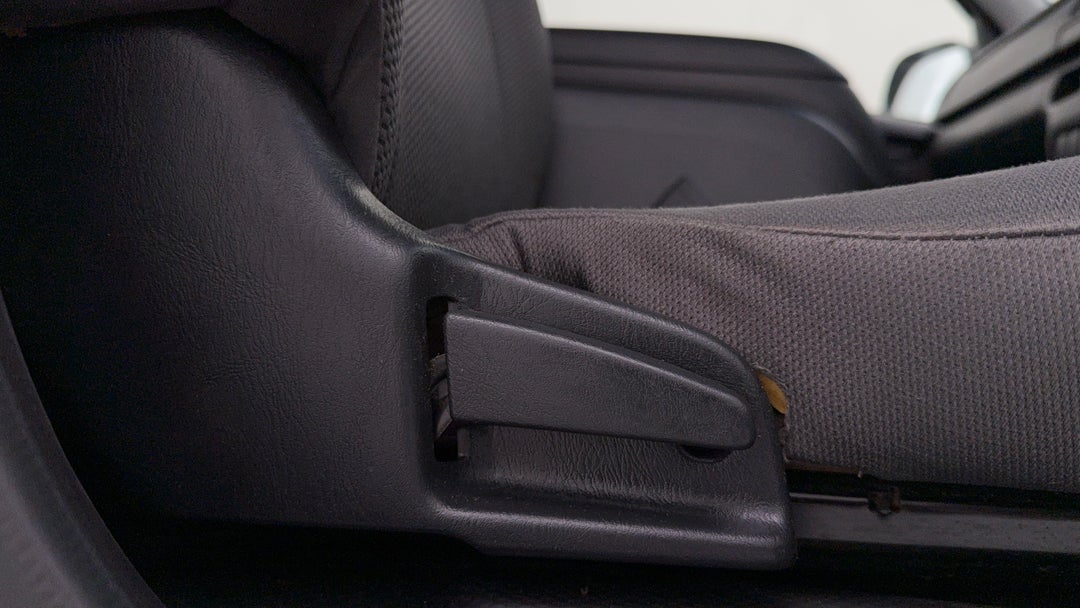 2018 Toyota Hiace Lwb, Automatic, 122660 km, Drivers Side Adjustment Panel