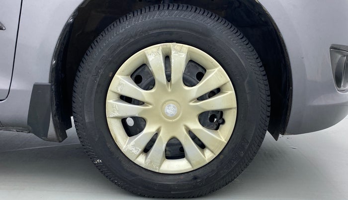 2014 Maruti Swift VXI D, Petrol, Manual, 29,810 km, Right Front Wheel