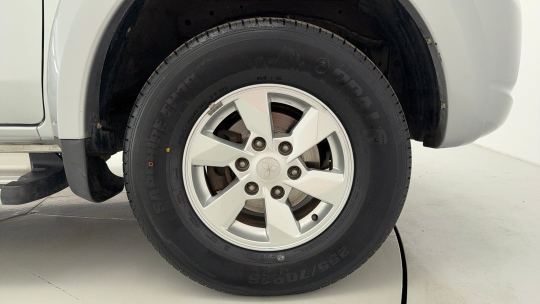 2016 Mitsubishi Triton Glx Plus (4x4), Manual, 146521 km, Right Front Wheel